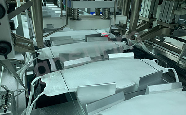 1650877265575668.jpg 一拖一KF94魚型(柳葉型)口罩機(jī)1.jpg